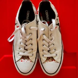 Pepe Le Pew Converse (rare)